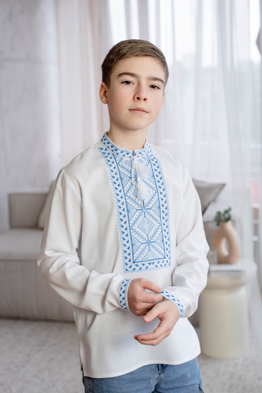 Вишиванка для хлопців біла